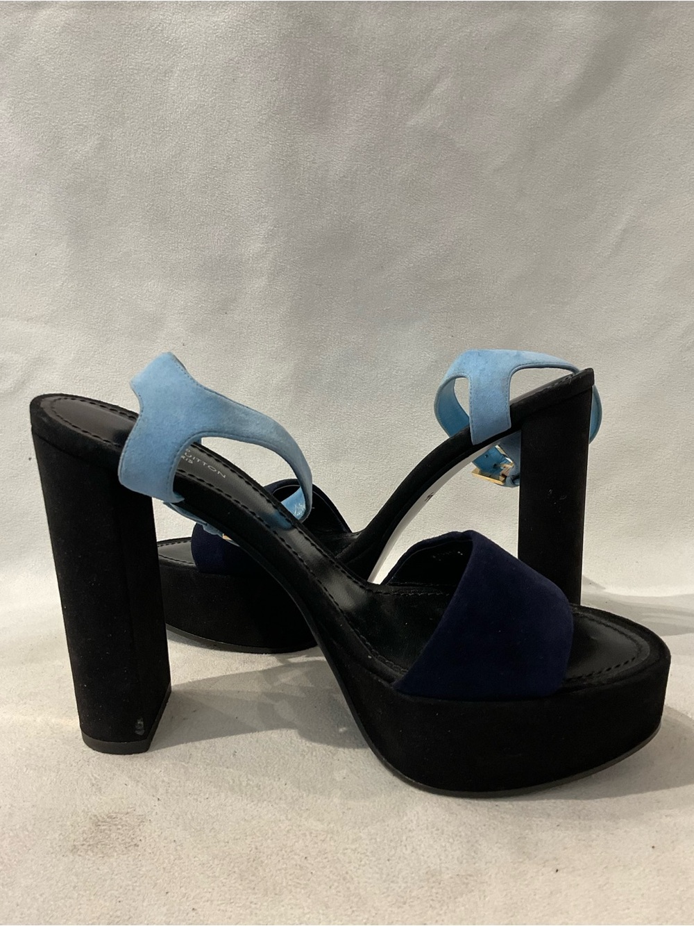 Louis Vuitton Pumps